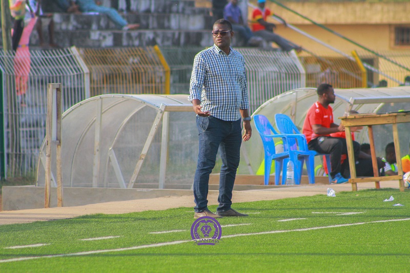 Maurice Noutsoudjè revient sur le banc d'un club de première division.