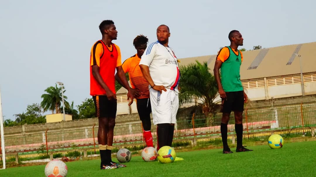 Le bureau d'ASFOSA de Lomé met provisoirement fin aux fonctions de son entraîneur principal